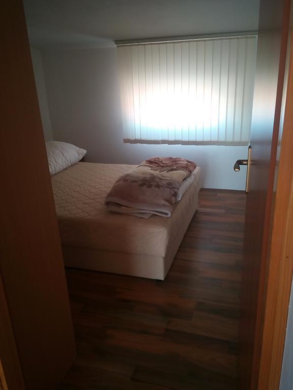Apartmani Kapitanovic Біоград-на-Мору Екстер'єр фото